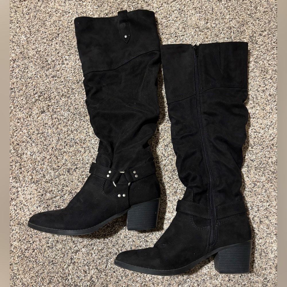 Women's Black Faux Suede Knee-High Block Heel Boots